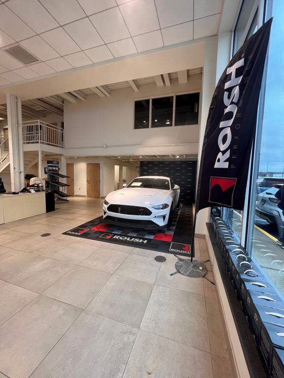 Dealership gallery photo 12
